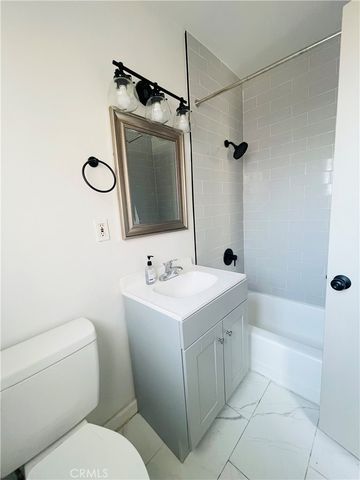 2437 Exposition Place 3, Los Angeles, CA 90018
