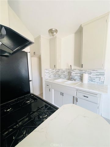 2437 Exposition Place 3, Los Angeles, CA 90018