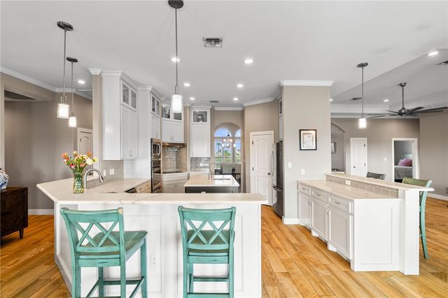 2446 Salevan Dr, Corpus Christi, TX 78415