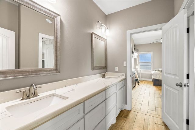 2446 Salevan Dr, Corpus Christi, TX 78415