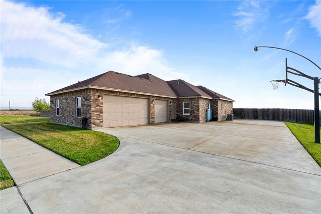 2446 Salevan Dr, Corpus Christi, TX 78415