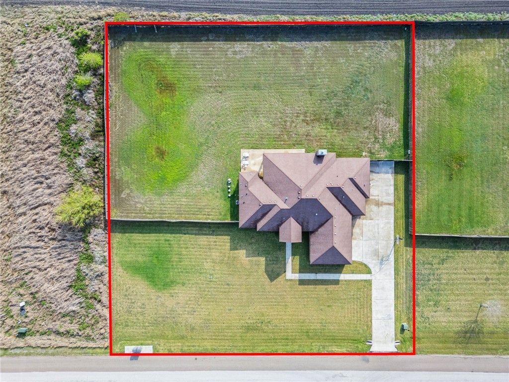 2446 Salevan Dr, Corpus Christi, TX 78415 — photo 2