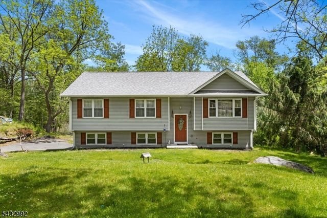 47 Winding Way, Byram Twp., NJ 07821