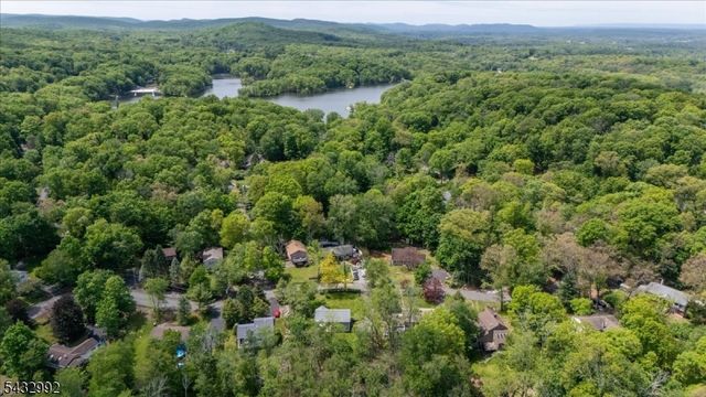 47 Winding Way, Byram Twp., NJ 07821