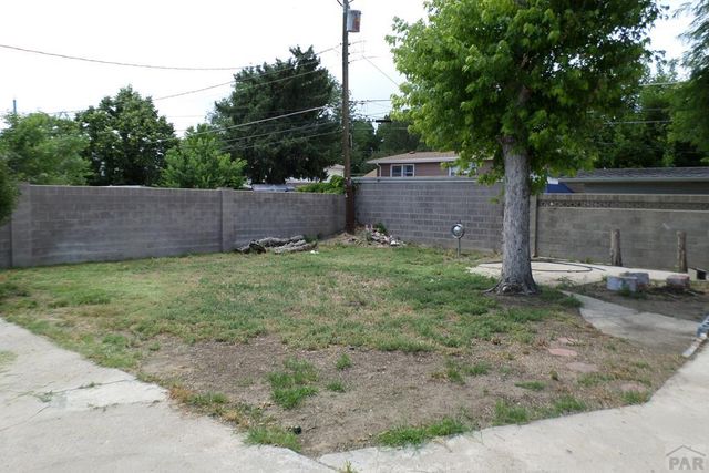 709 Airlane Ave, Pueblo, CO 81005