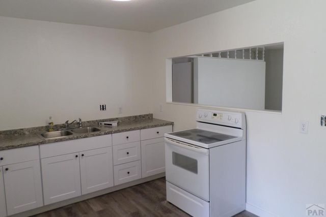 709 Airlane Ave, Pueblo, CO 81005