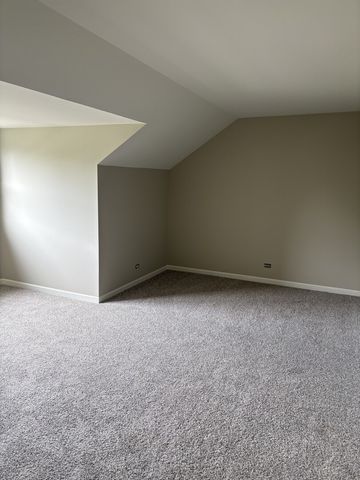 2284 Salisbury Drive, Naperville, IL 60565