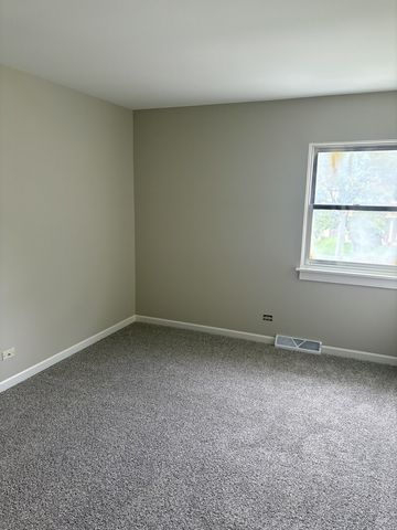 2284 Salisbury Drive, Naperville, IL 60565