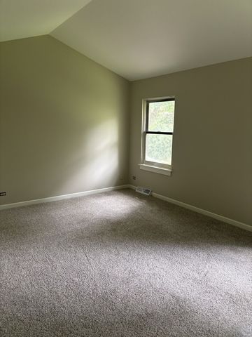 2284 Salisbury Drive, Naperville, IL 60565