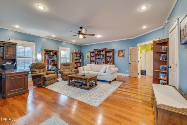 146 Hopson Road, Johnson City, TN 37601