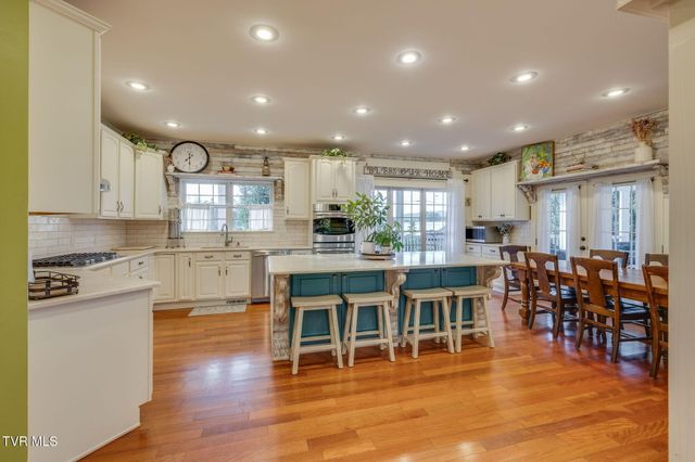 146 Hopson Road, Johnson City, TN 37601
