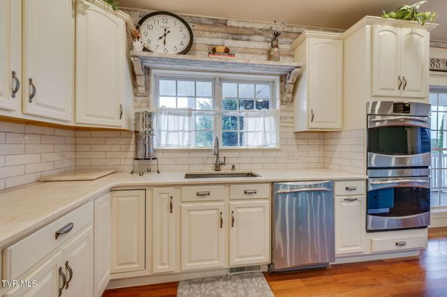 146 Hopson Road, Johnson City, TN 37601