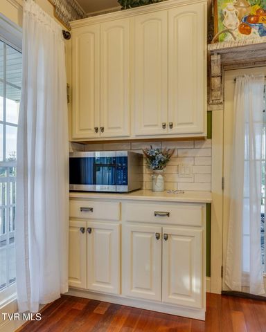 146 Hopson Road, Johnson City, TN 37601