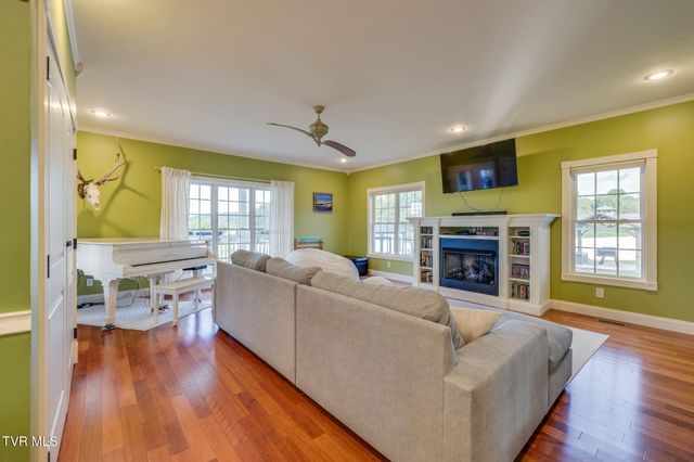 146 Hopson Road, Johnson City, TN 37601