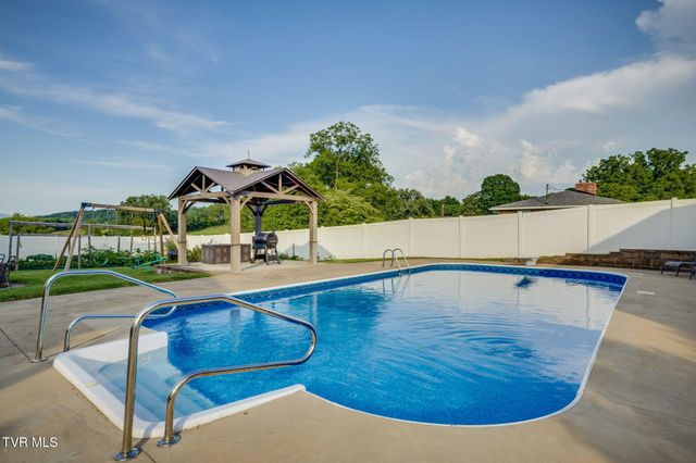 146 Hopson Road, Johnson City, TN 37601