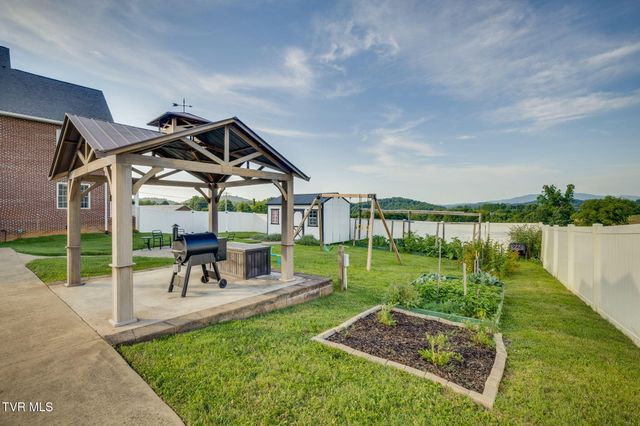 146 Hopson Road, Johnson City, TN 37601