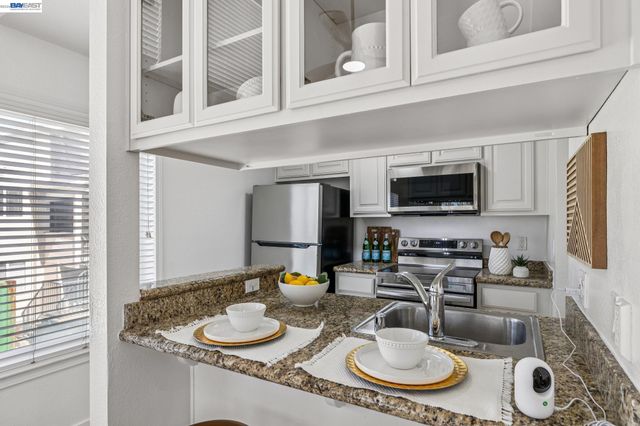 27796 Vasona Ct 2, Hayward, CA 94544