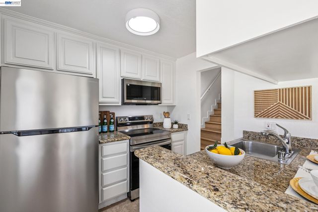 27796 Vasona Ct 2, Hayward, CA 94544