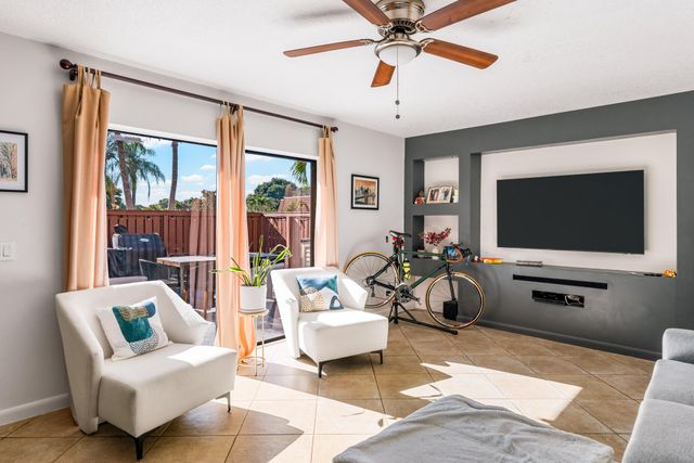 2889 SW 11th Place 2889, Deerfield Beach, FL 33442