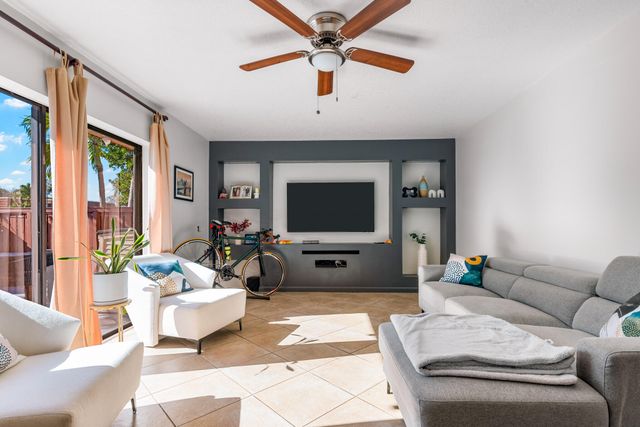 2889 SW 11th Place 2889, Deerfield Beach, FL 33442