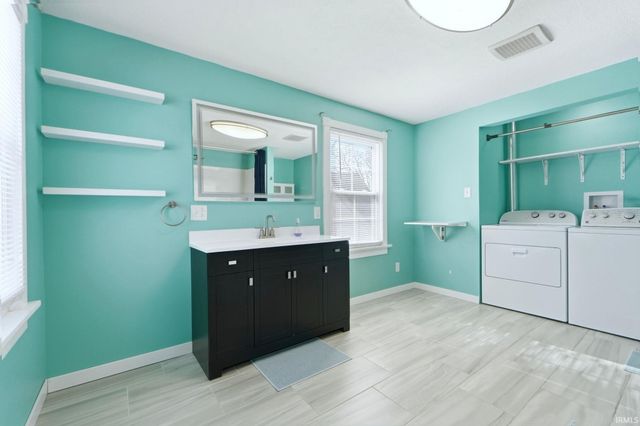 1902 Columbia Avenue, Fort Wayne, IN 46805