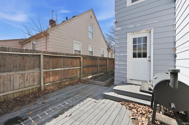 1902 Columbia Avenue, Fort Wayne, IN 46805