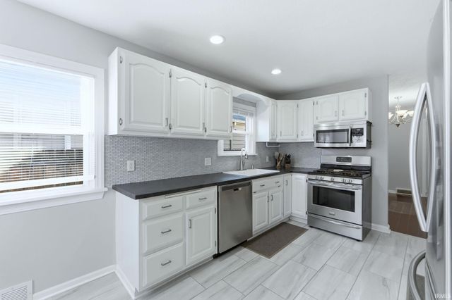 1902 Columbia Avenue, Fort Wayne, IN 46805