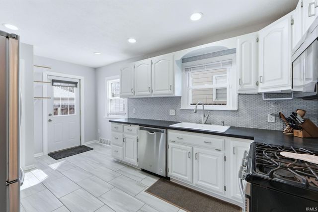 1902 Columbia Avenue, Fort Wayne, IN 46805