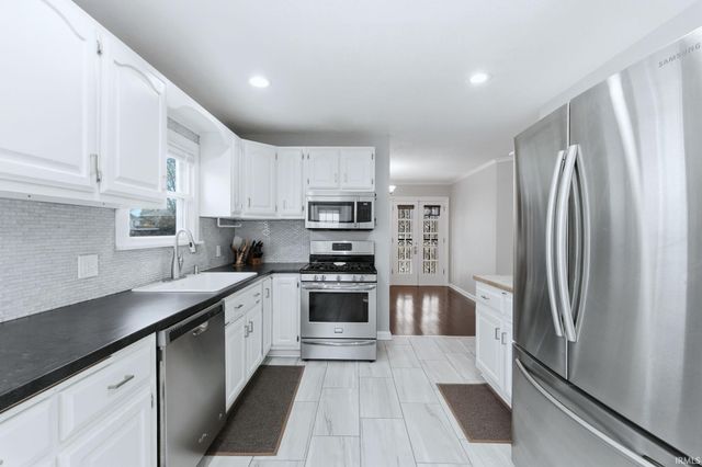 1902 Columbia Avenue, Fort Wayne, IN 46805