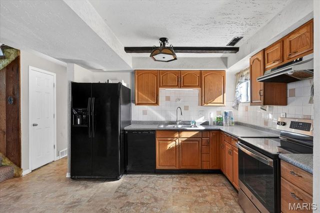 4442 Patston Drive, St Louis, MO 63128