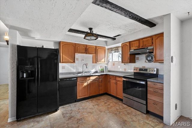 4442 Patston Drive, St Louis, MO 63128