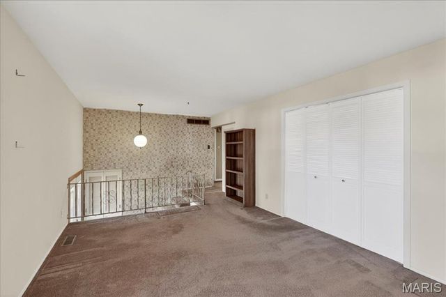 4442 Patston Drive, St Louis, MO 63128