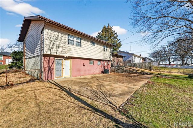 4442 Patston Drive, St Louis, MO 63128