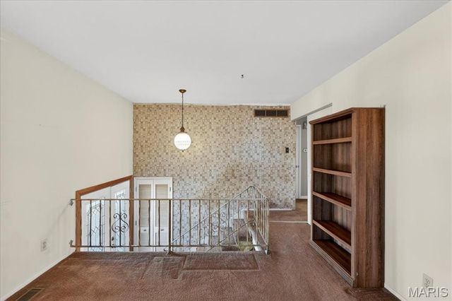 4442 Patston Drive, St Louis, MO 63128