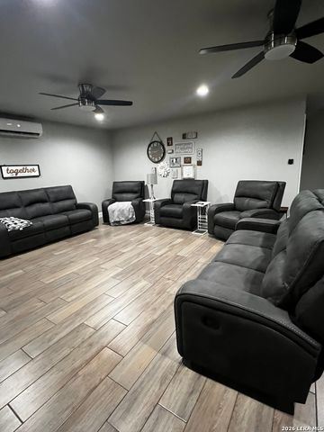 513 State Highway 123, Stockdale, TX 78160