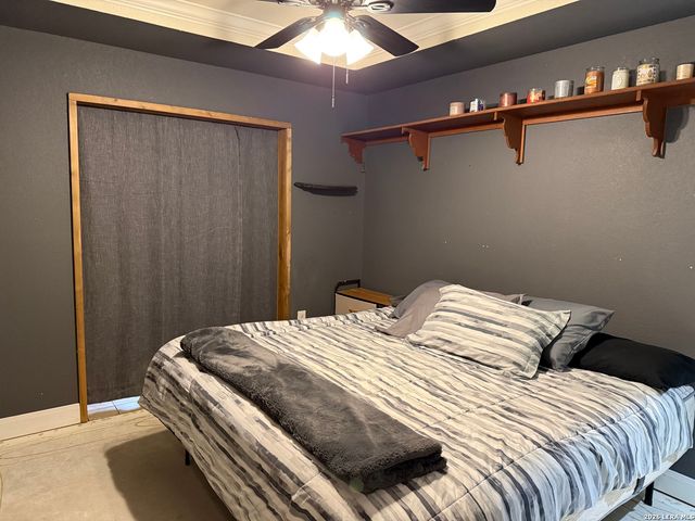 513 State Highway 123, Stockdale, TX 78160