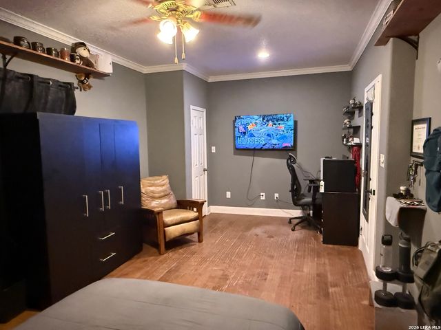 513 State Highway 123, Stockdale, TX 78160