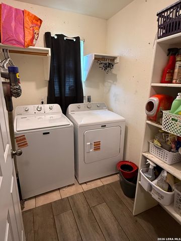 513 State Highway 123, Stockdale, TX 78160