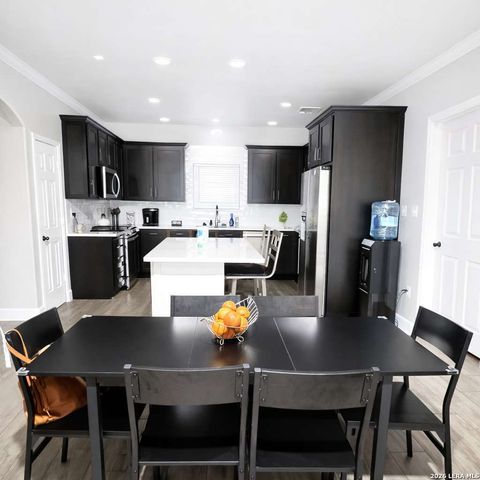 513 State Highway 123, Stockdale, TX 78160