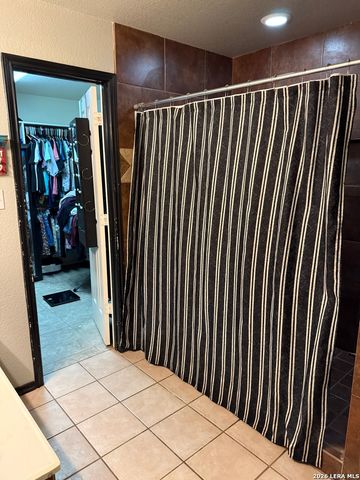 513 State Highway 123, Stockdale, TX 78160