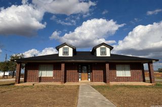 513 State Highway 123, Stockdale, TX 78160