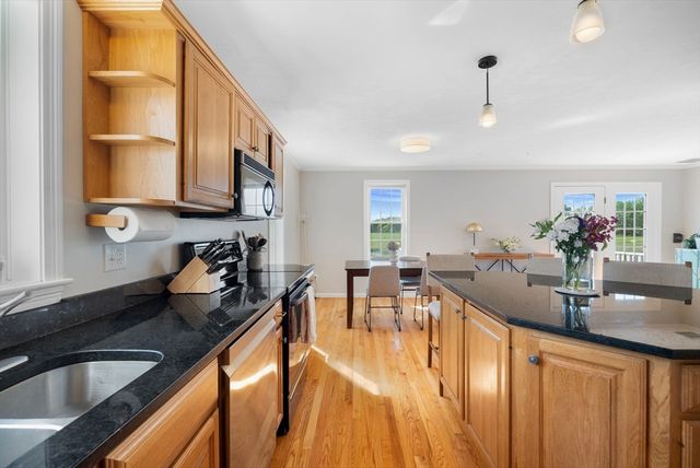 30 Hooper St, Quincy, MA 02169