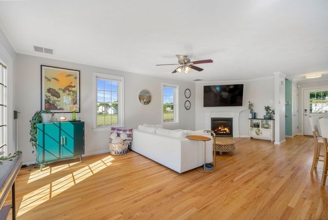 30 Hooper St, Quincy, MA 02169