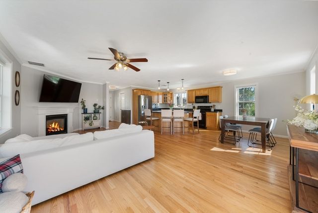 30 Hooper St, Quincy, MA 02169