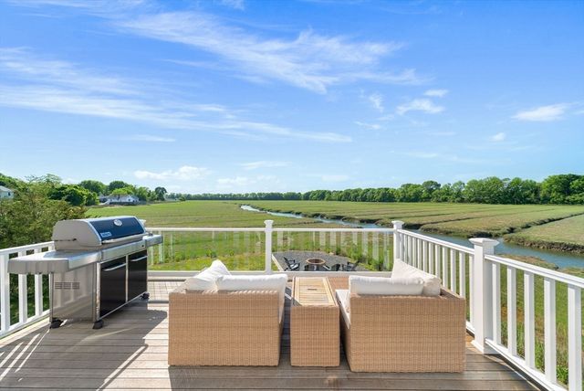 30 Hooper St, Quincy, MA 02169