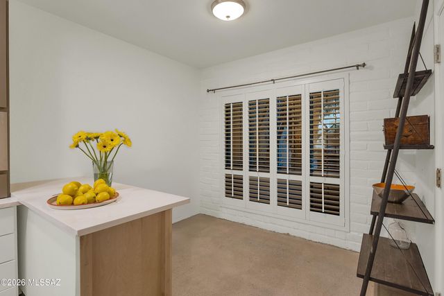 6400 N Val Dosta Drive, Tucson, AZ 85718