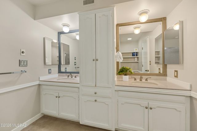6400 N Val Dosta Drive, Tucson, AZ 85718