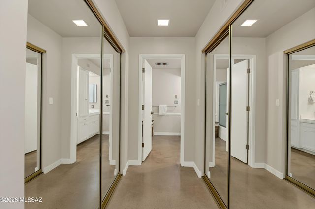6400 N Val Dosta Drive, Tucson, AZ 85718