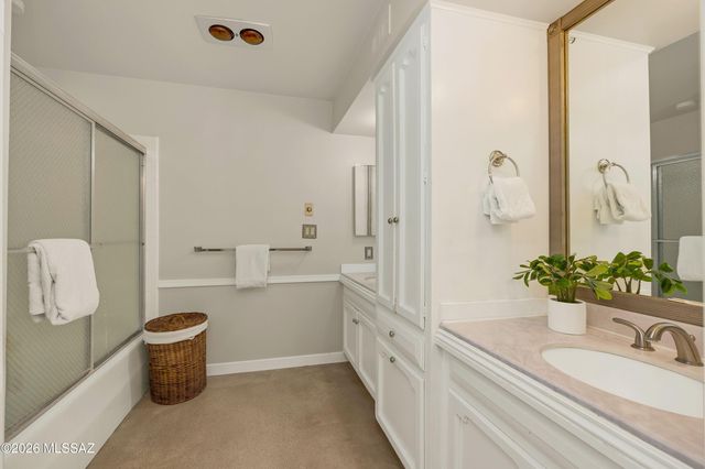 6400 N Val Dosta Drive, Tucson, AZ 85718
