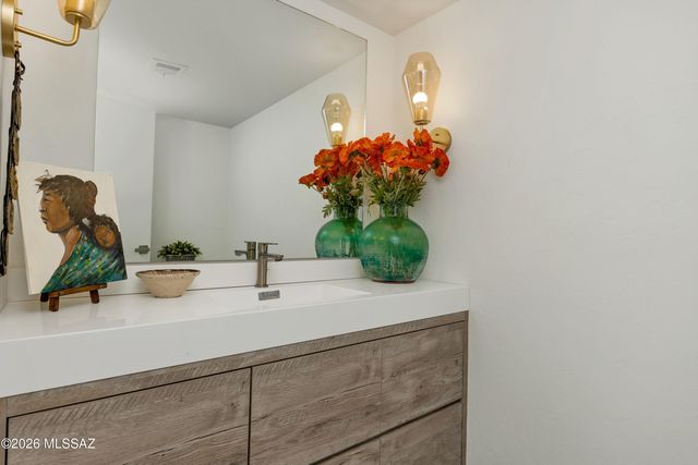 6400 N Val Dosta Drive, Tucson, AZ 85718